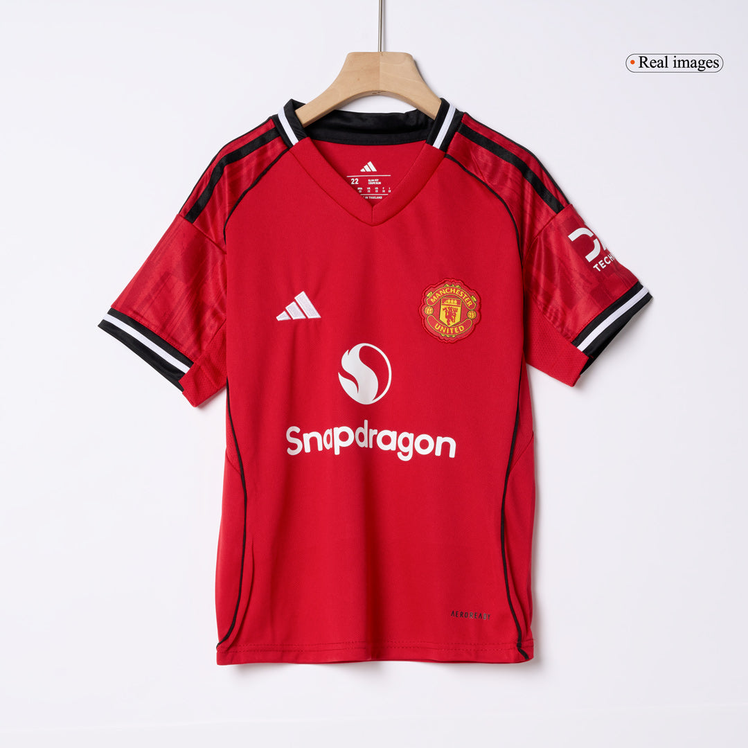 Dětská souprava domácího dresu Manchester United (dres + šortky) 2025/26